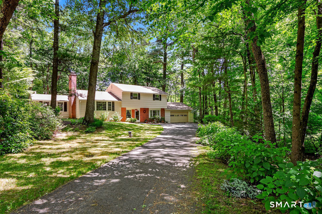 18 Foxridge Lane Avon CT 06001