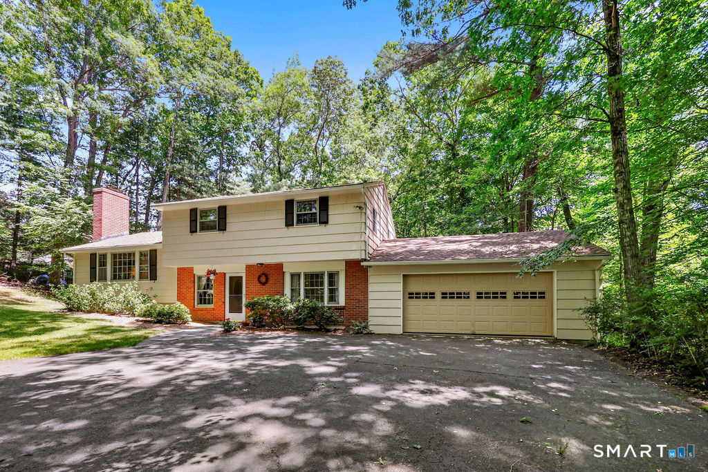 18 Foxridge Lane Avon CT 06001