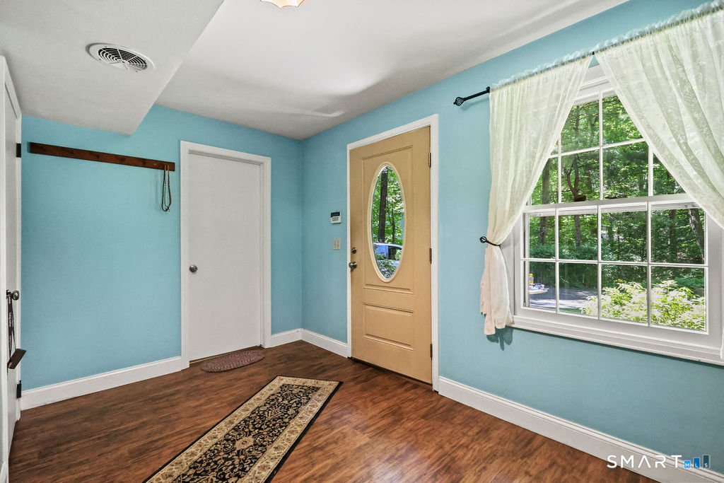 18 Foxridge Lane Avon CT 06001