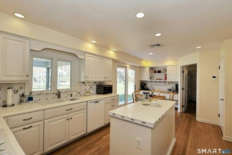 27 Lantern Drive Ridgefield CT 06877