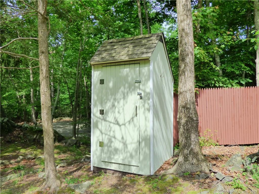 9A Obtuse Rocks Road Brookfield CT 06804