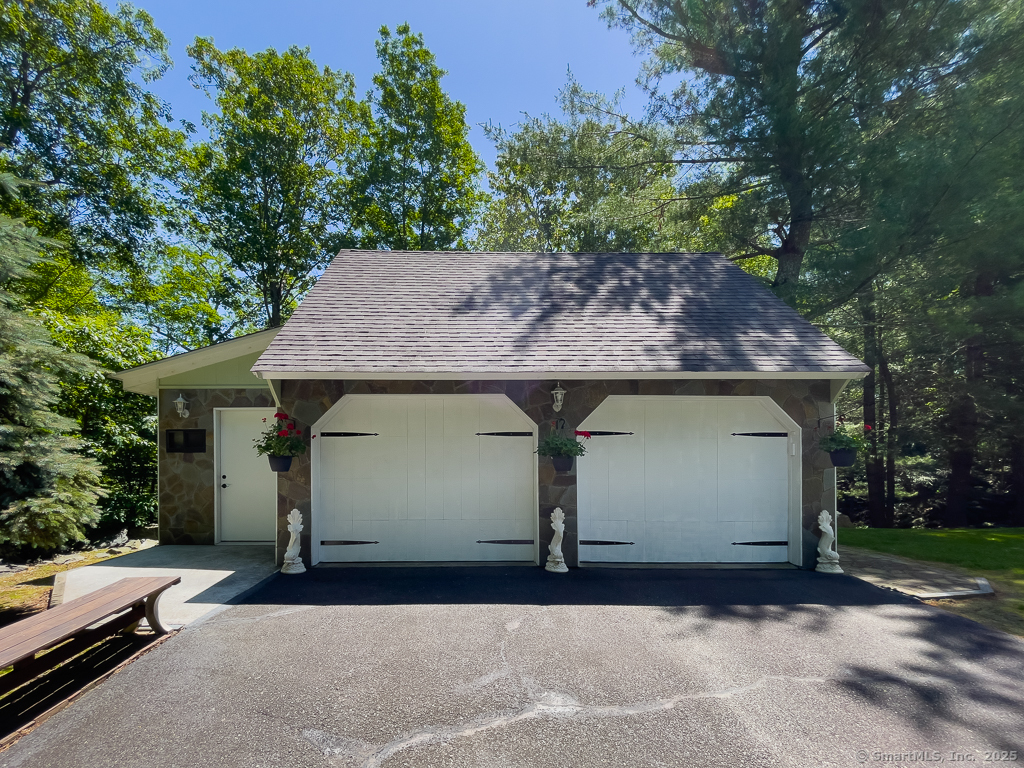 9A Obtuse Rocks Road Brookfield CT 06804