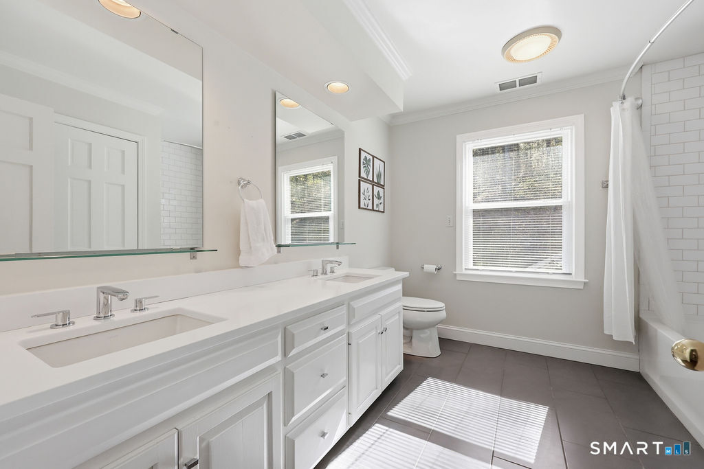 11 Cricket Lane Avon CT 06001