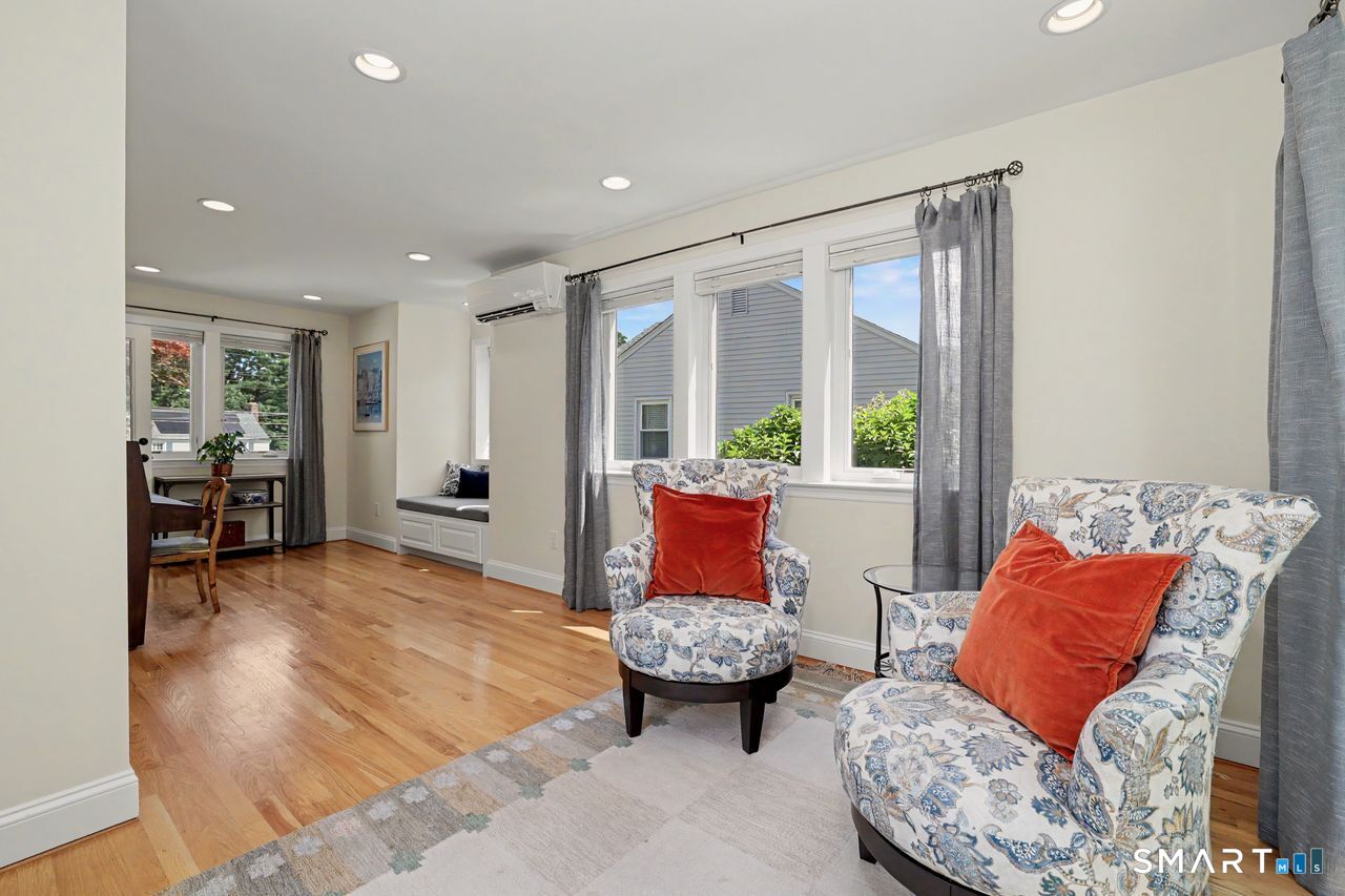 18 Cherryfield Drive West Hartford CT 06107