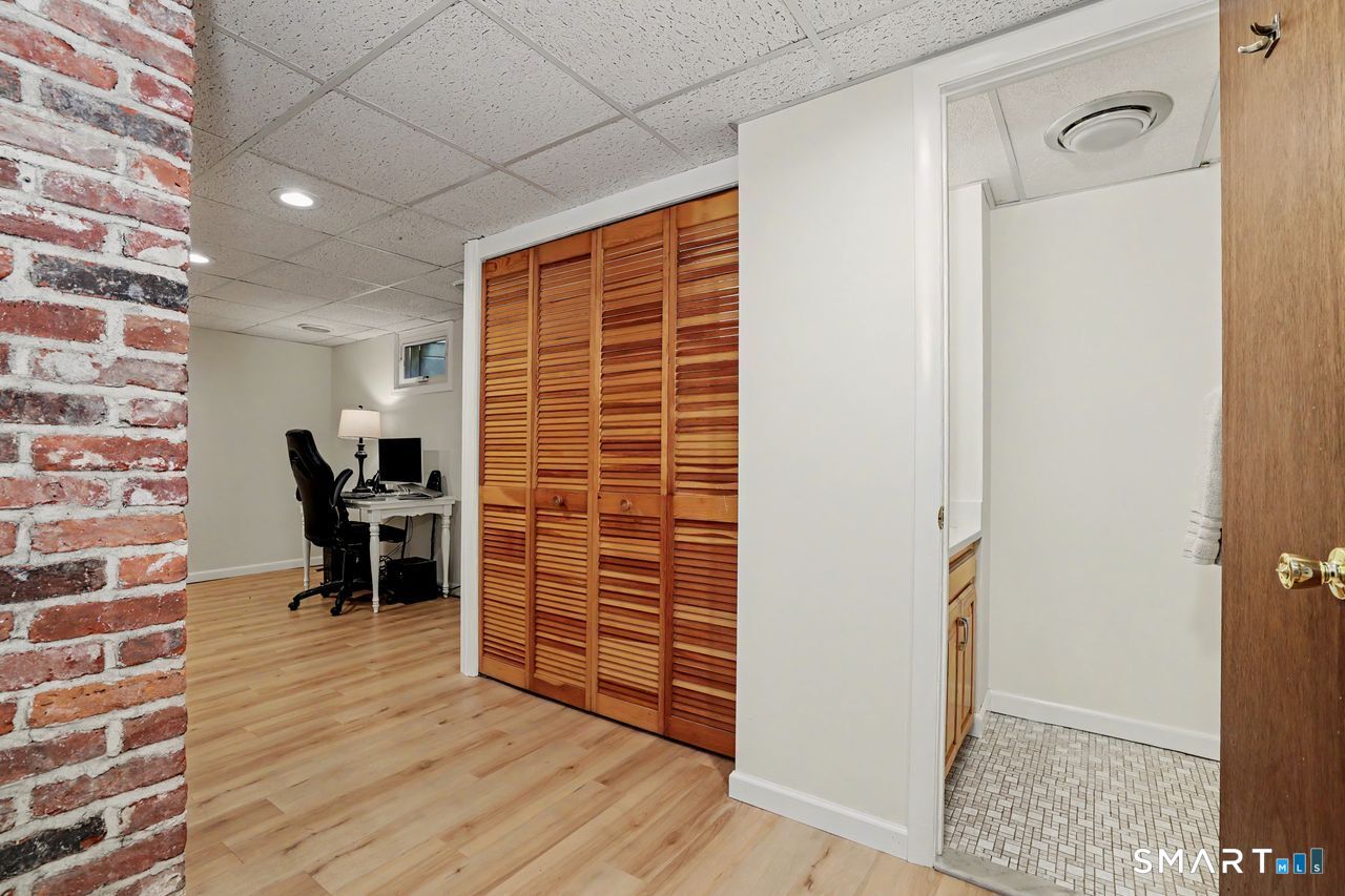 18 Cherryfield Drive West Hartford CT 06107