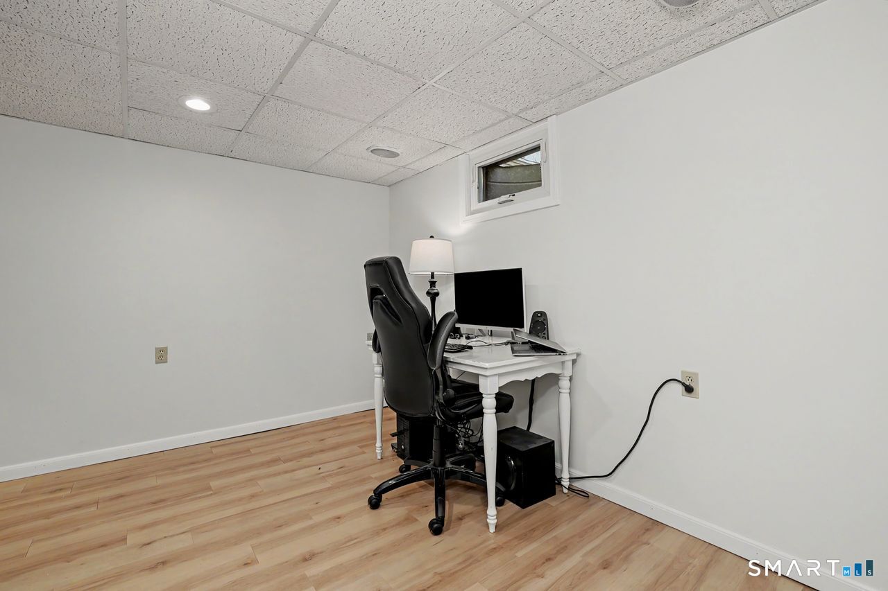 18 Cherryfield Drive West Hartford CT 06107