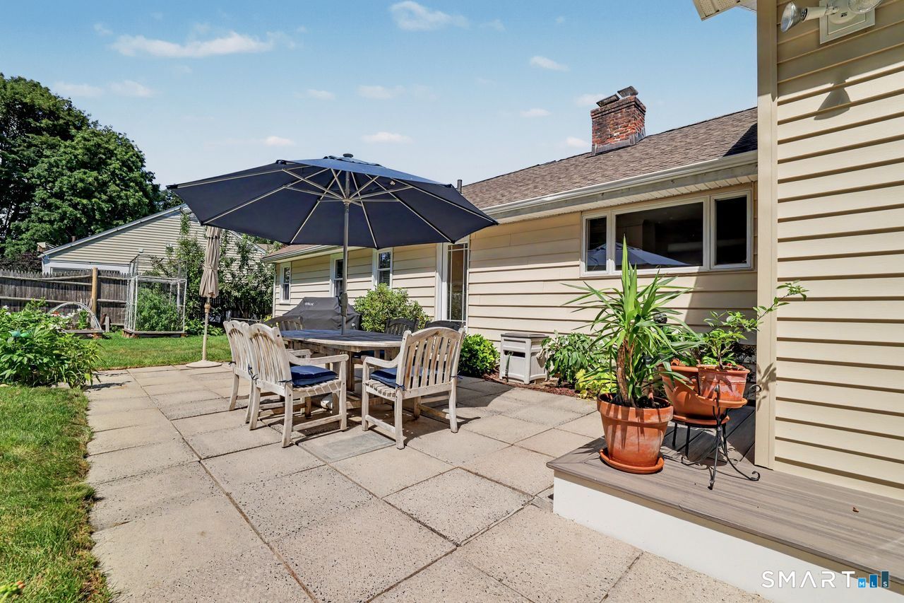 18 Cherryfield Drive West Hartford CT 06107