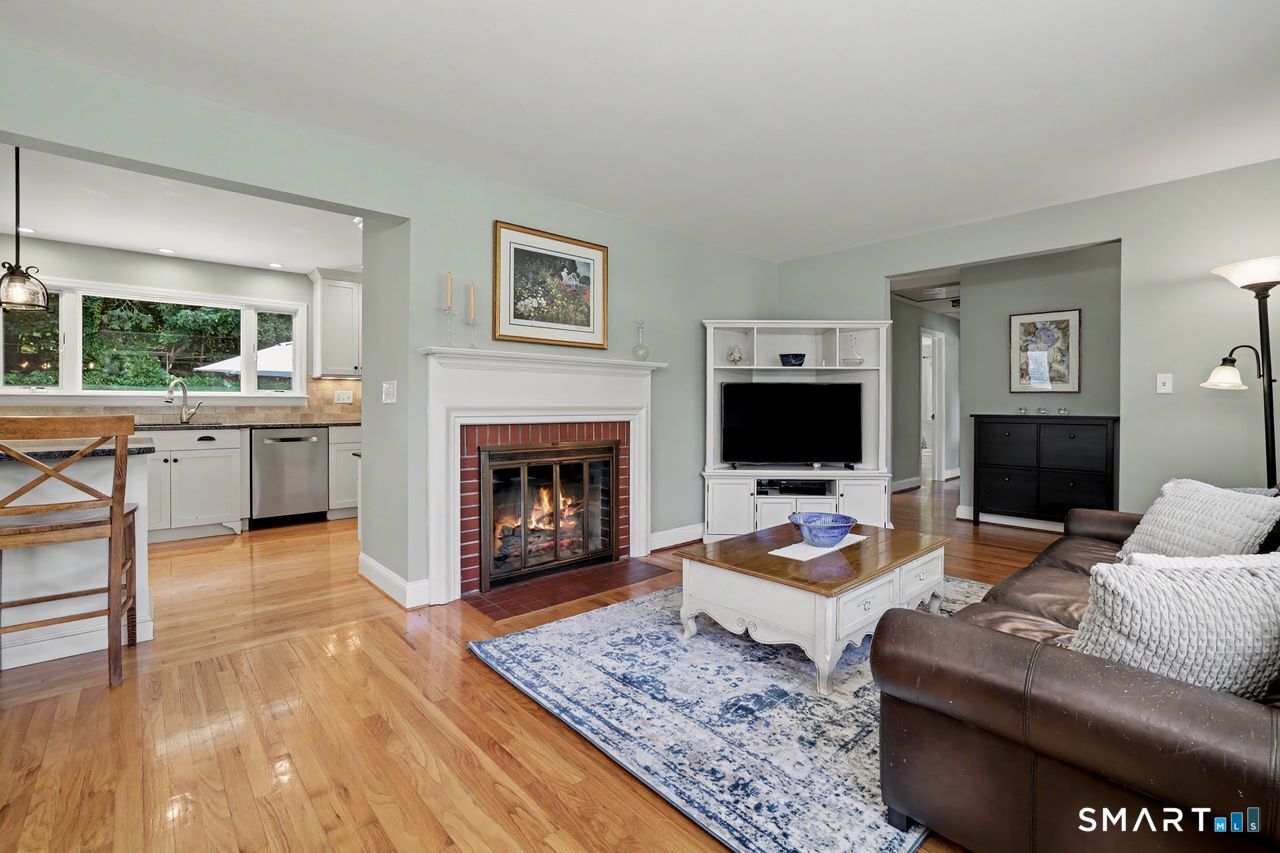 18 Cherryfield Drive West Hartford CT 06107
