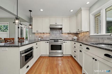 18 Cherryfield Drive West Hartford CT 06107
