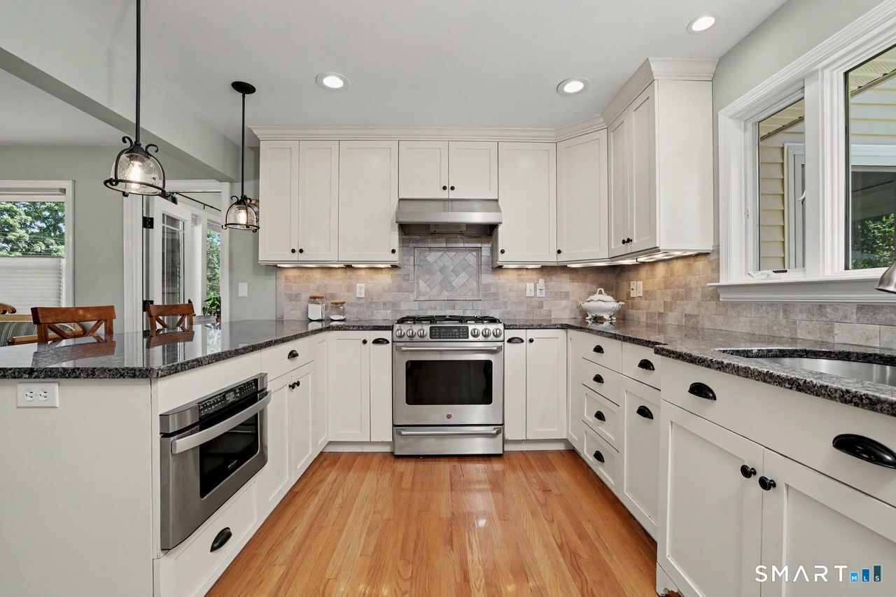 18 Cherryfield Drive West Hartford CT 06107