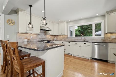 18 Cherryfield Drive West Hartford CT 06107