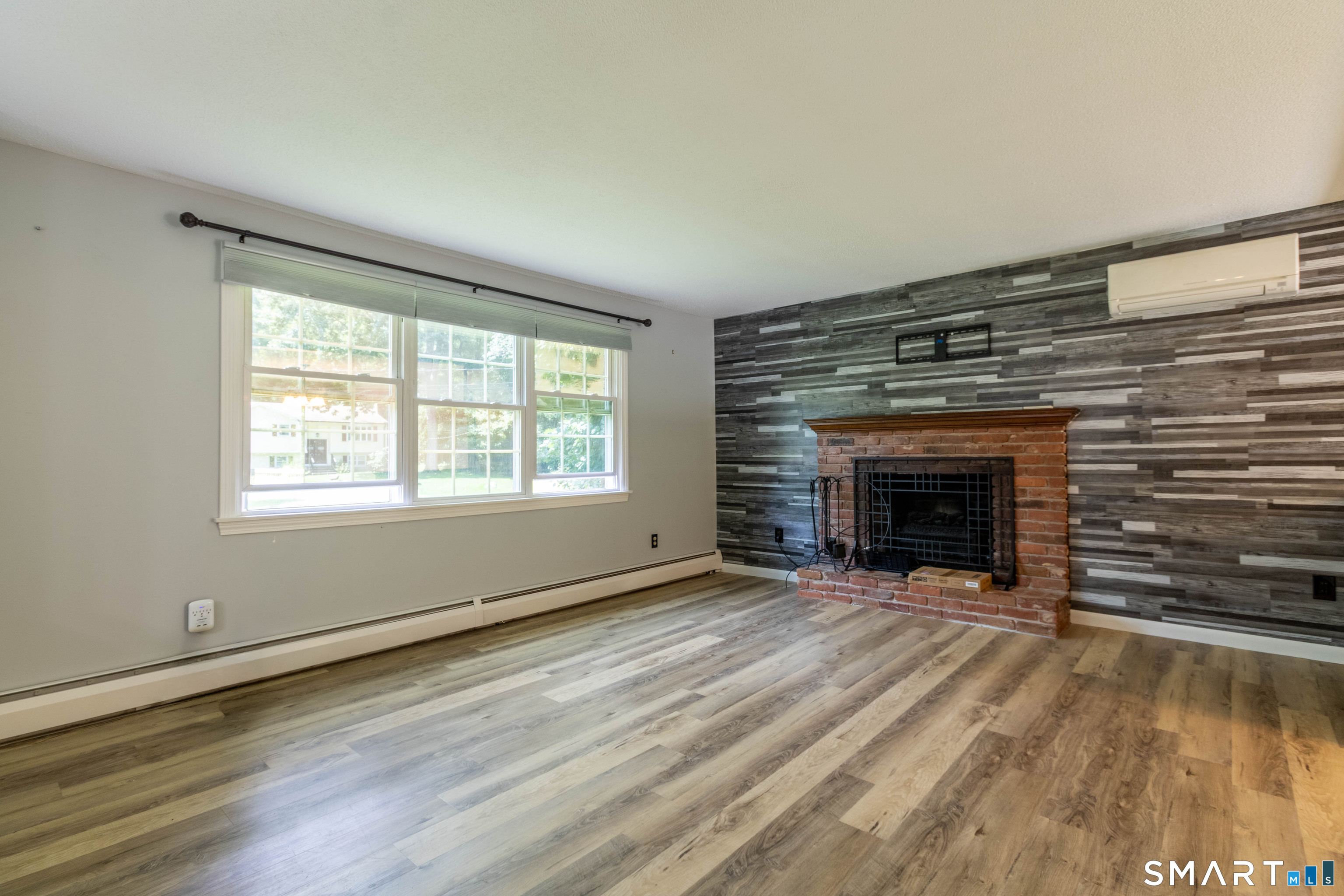 18 Crestwood Drive East Hampton CT 06424