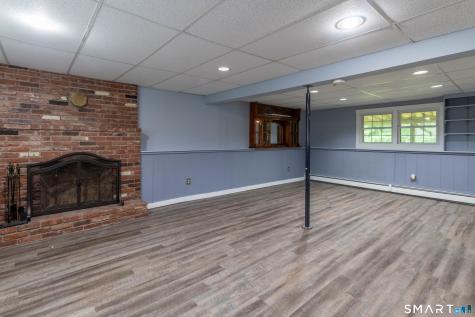 18 Crestwood Drive East Hampton CT 06424