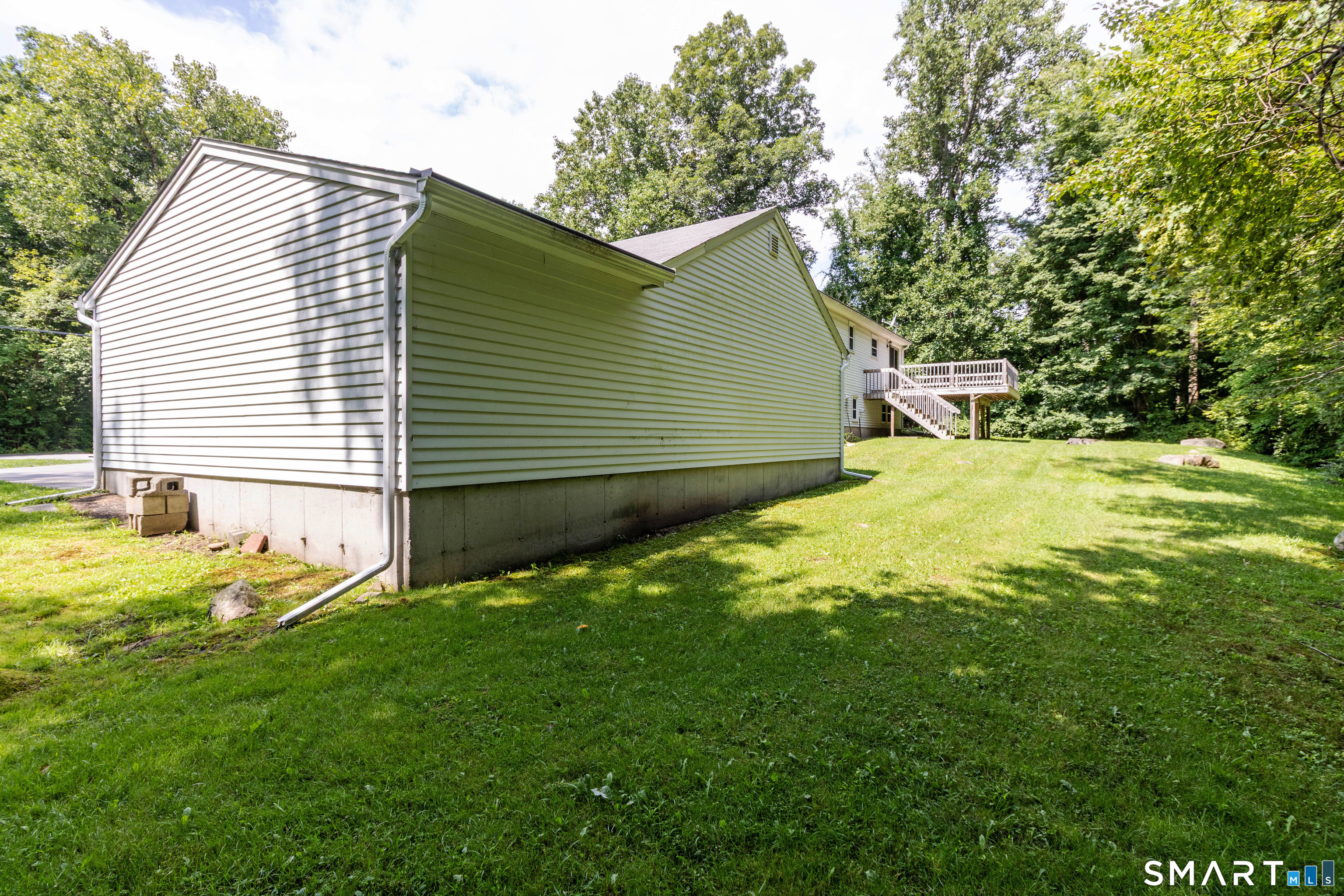18 Crestwood Drive East Hampton CT 06424