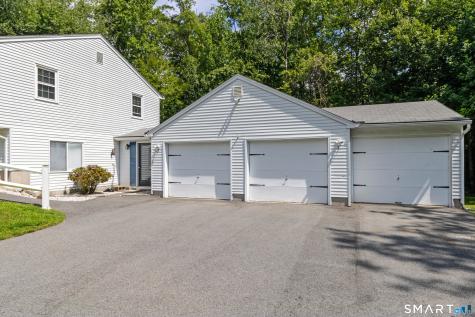 18 Crestwood Drive East Hampton CT 06424