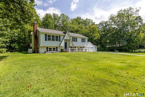 18 Crestwood Drive East Hampton CT 06424