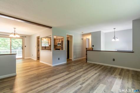 18 Crestwood Drive East Hampton CT 06424