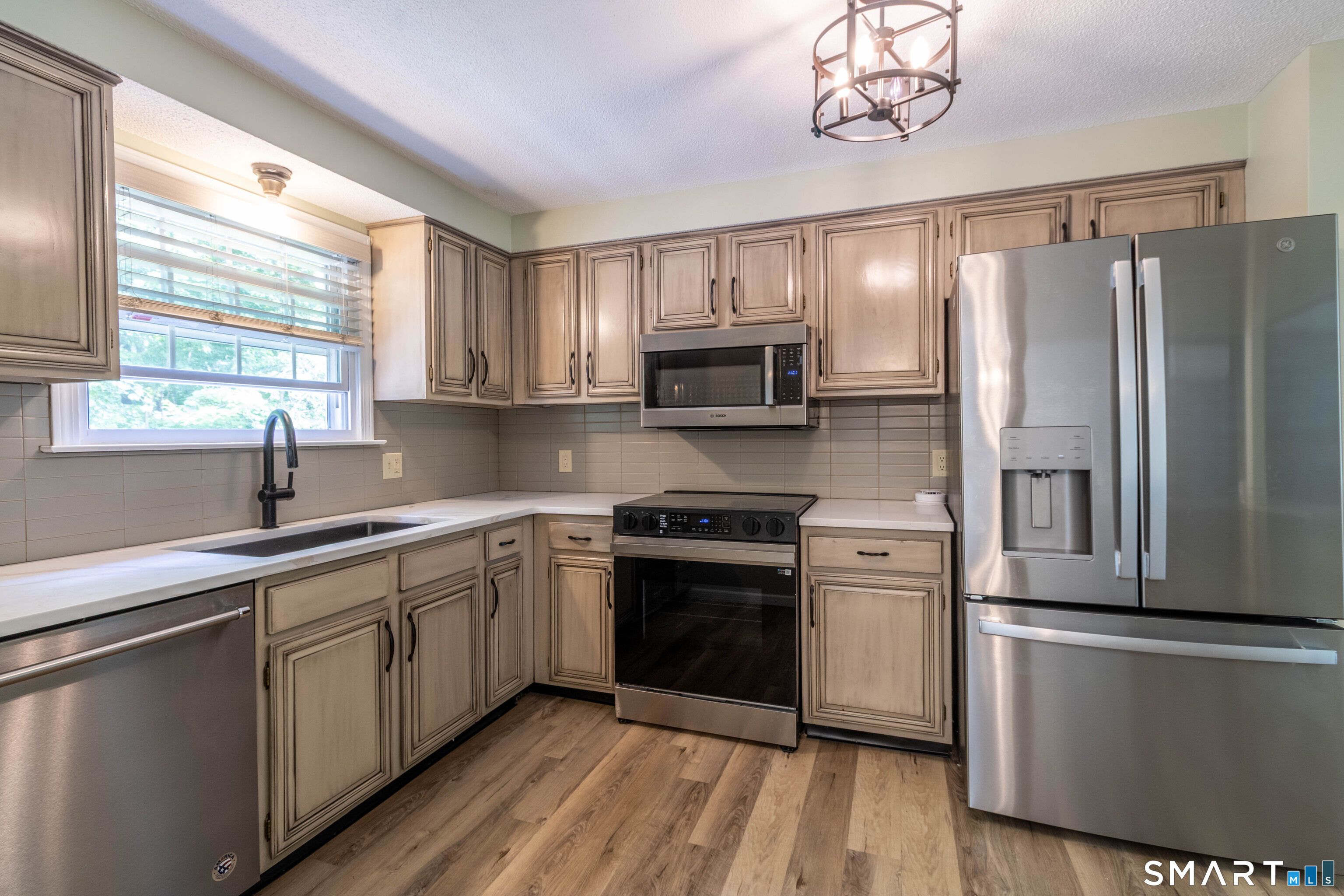 18 Crestwood Drive East Hampton CT 06424