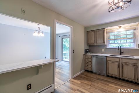 18 Crestwood Drive East Hampton CT 06424