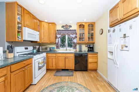 296 Lakemere Drive Southbury CT 06488