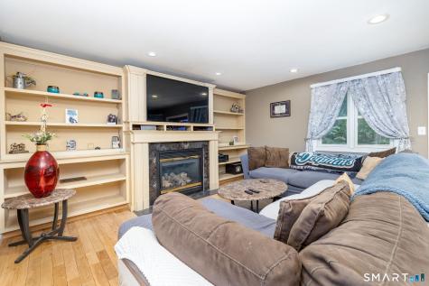296 Lakemere Drive Southbury CT 06488