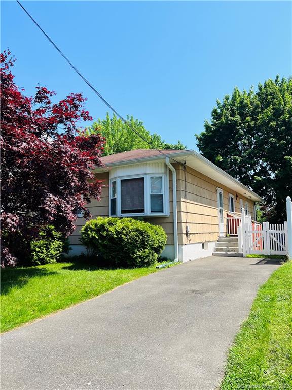 203 Robin Street Bridgeport CT 06606