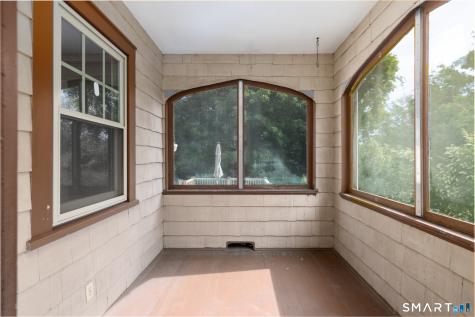 127 Roger Road New Haven CT 06515