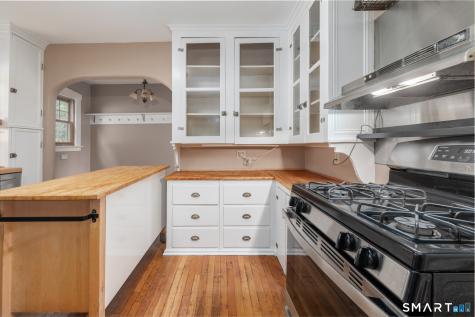 127 Roger Road New Haven CT 06515