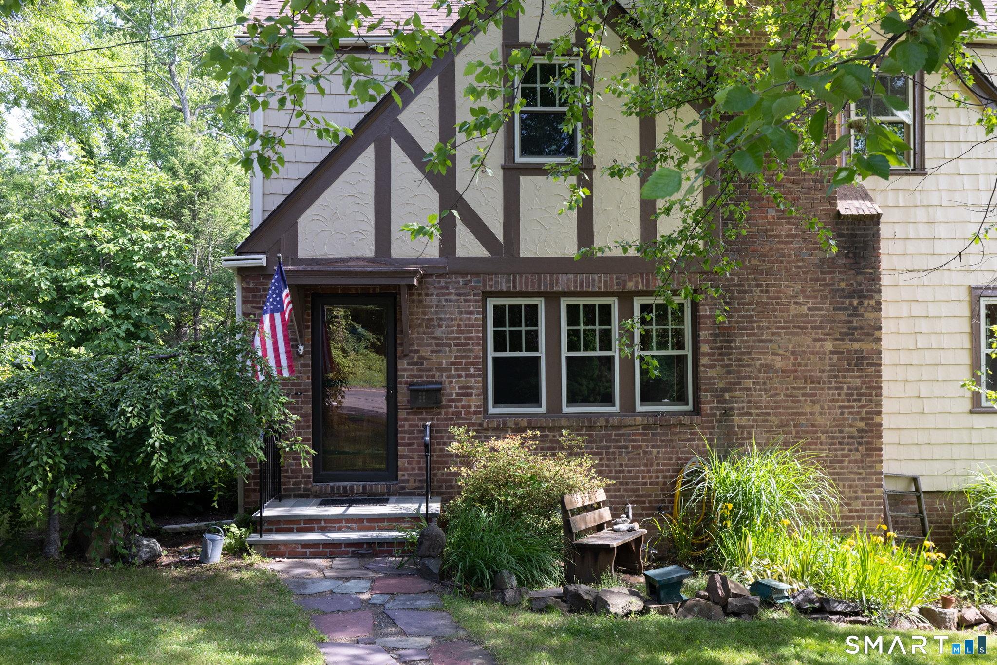 127 Roger Road New Haven CT 06515
