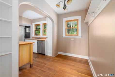 127 Roger Road New Haven CT 06515