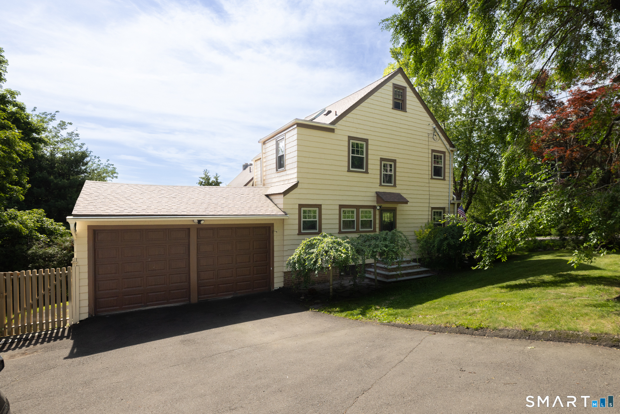 127 Roger Road New Haven CT 06515