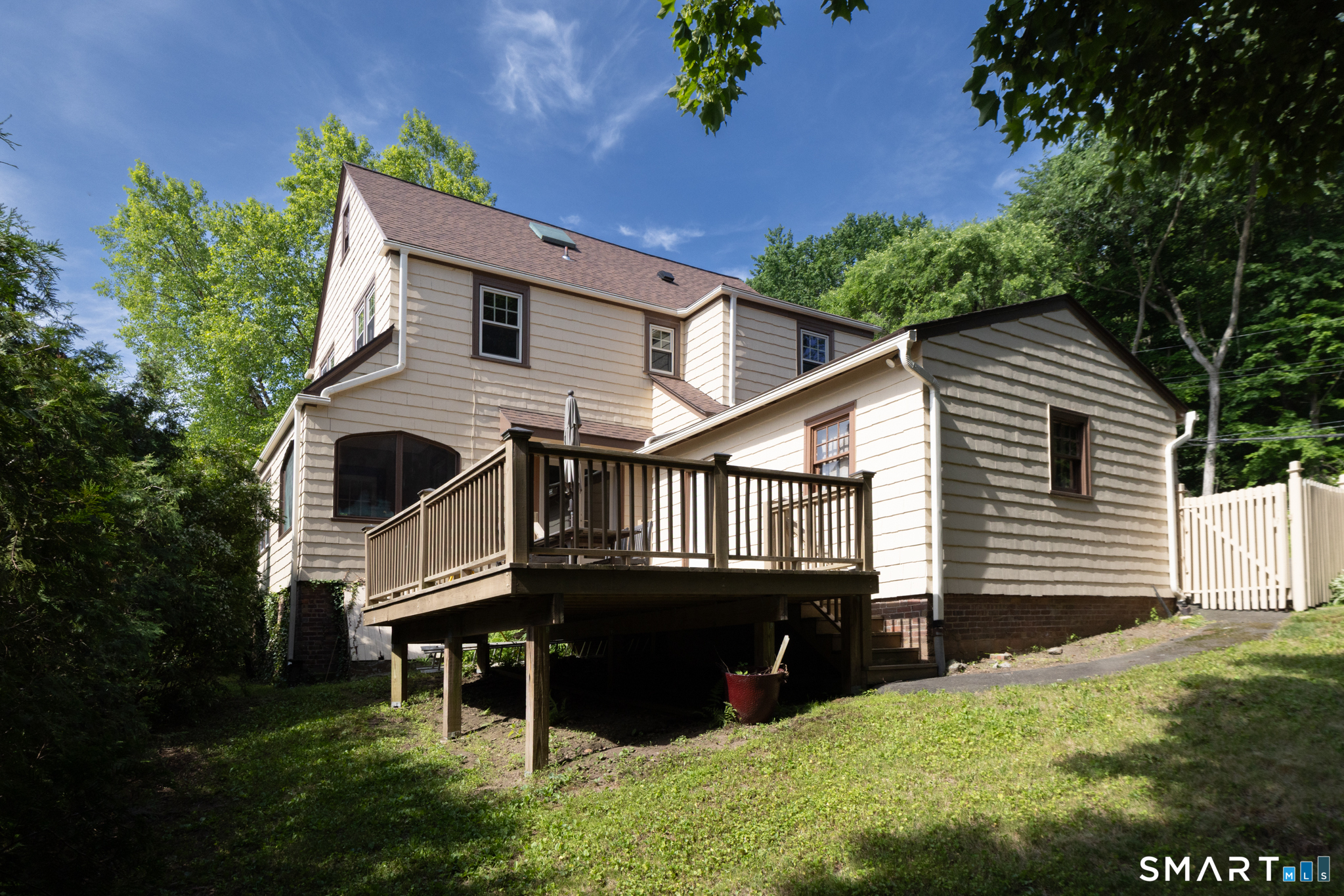 127 Roger Road New Haven CT 06515