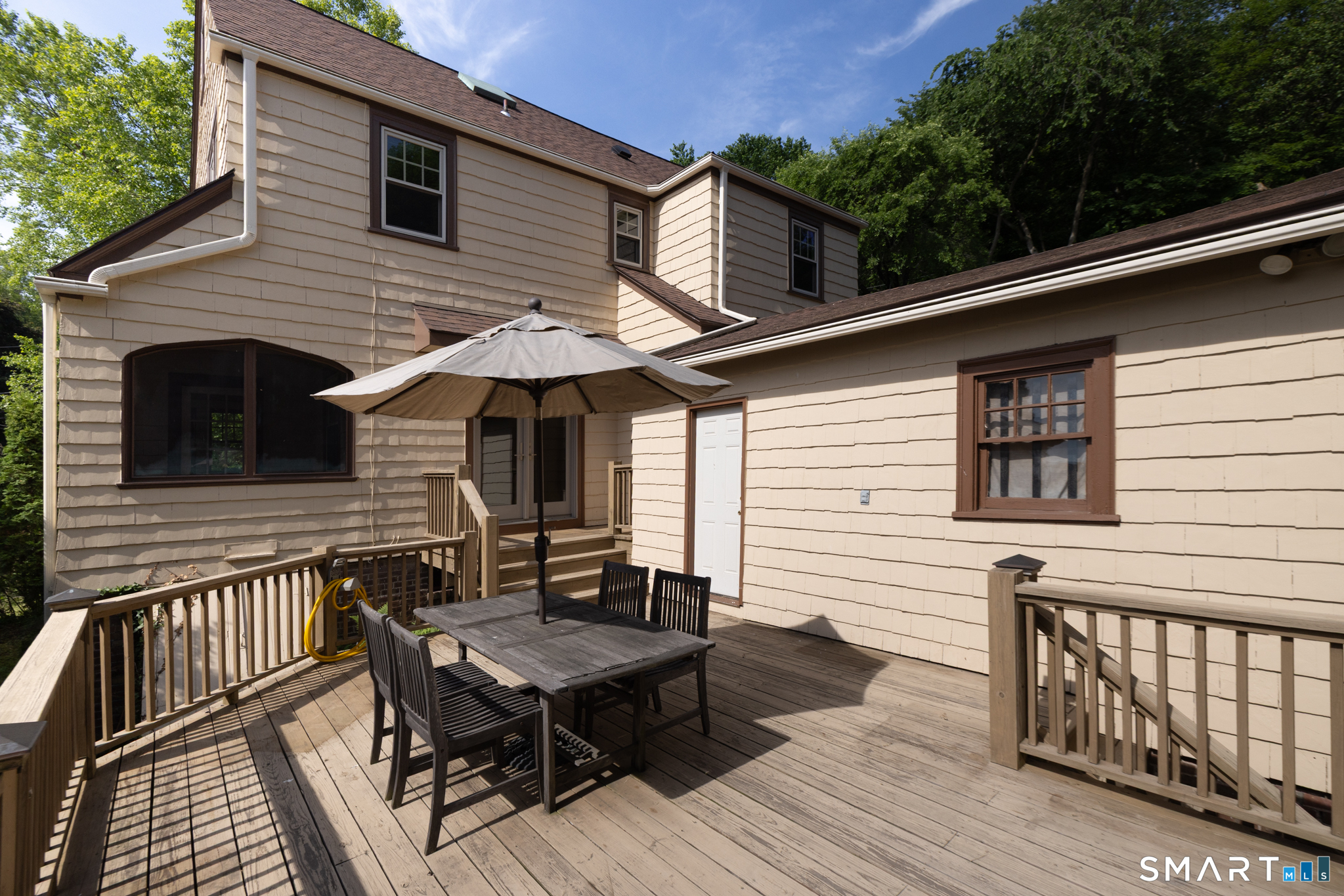 127 Roger Road New Haven CT 06515