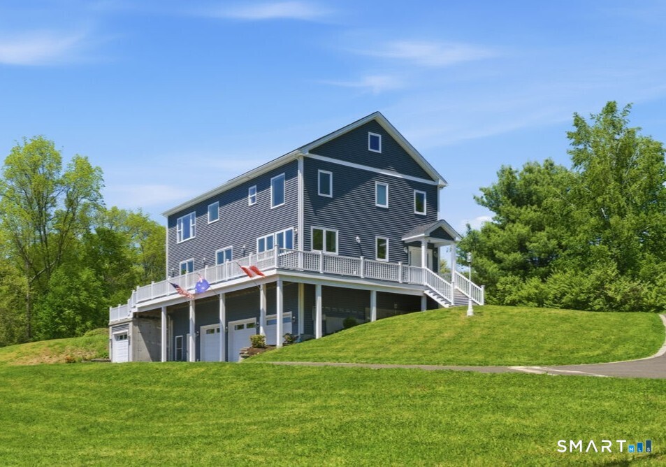 8 Buckingham Road Derby CT 06418