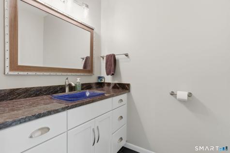 8 Buckingham Road Derby CT 06418