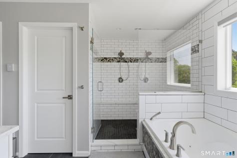 8 Buckingham Road Derby CT 06418