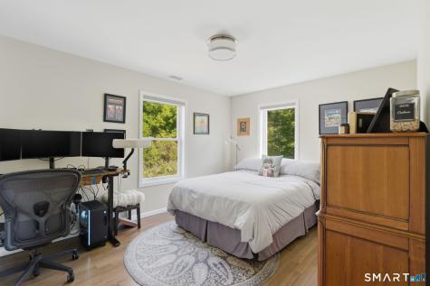 8 Buckingham Road Derby CT 06418