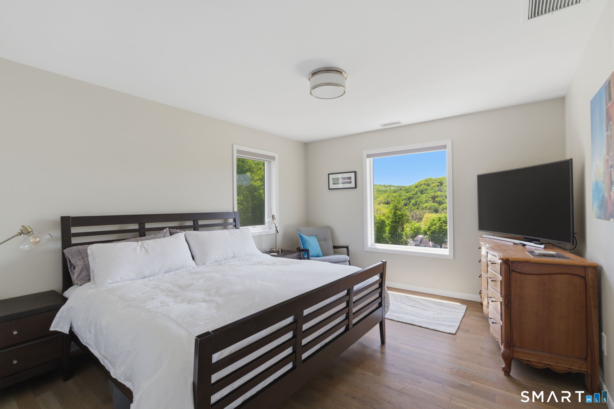 8 Buckingham Road Derby CT 06418