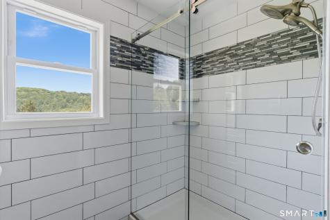 8 Buckingham Road Derby CT 06418