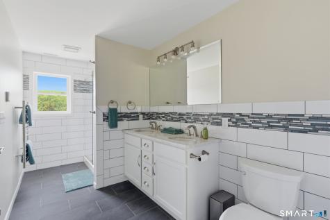 8 Buckingham Road Derby CT 06418