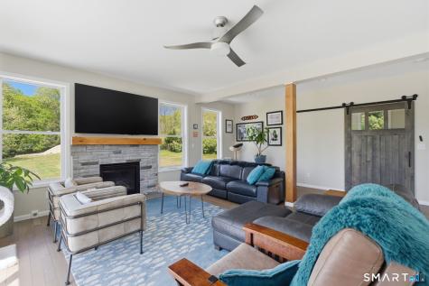 8 Buckingham Road Derby CT 06418