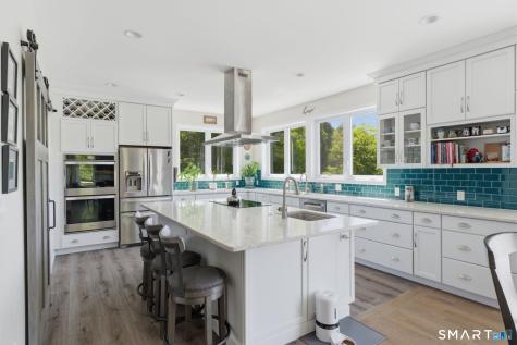 8 Buckingham Road Derby CT 06418