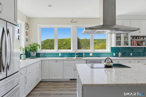 8 Buckingham Road Derby CT 06418