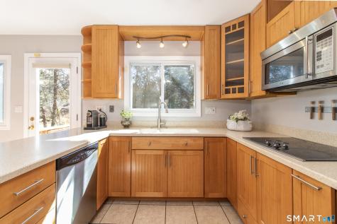 14 Watrous Lane Woodbridge CT 06525