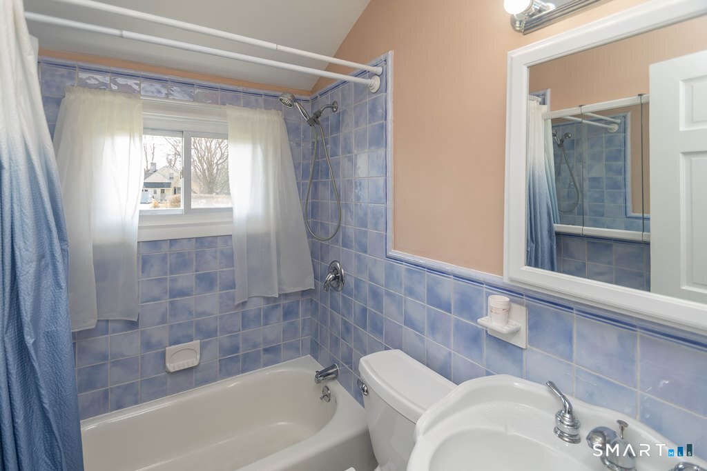 12 Crest Road Danbury CT 06811