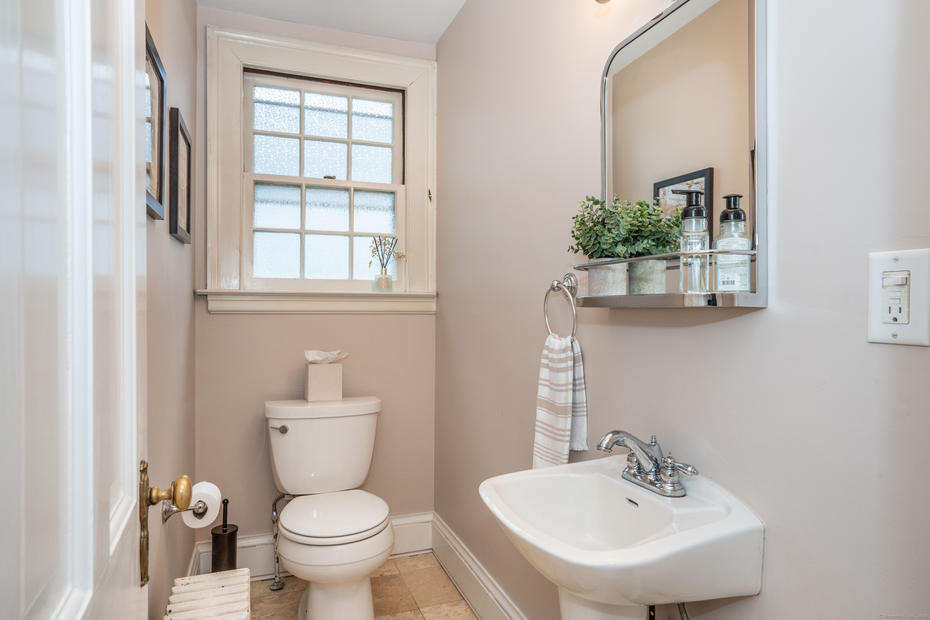 132 North Main Street West Hartford CT 06107