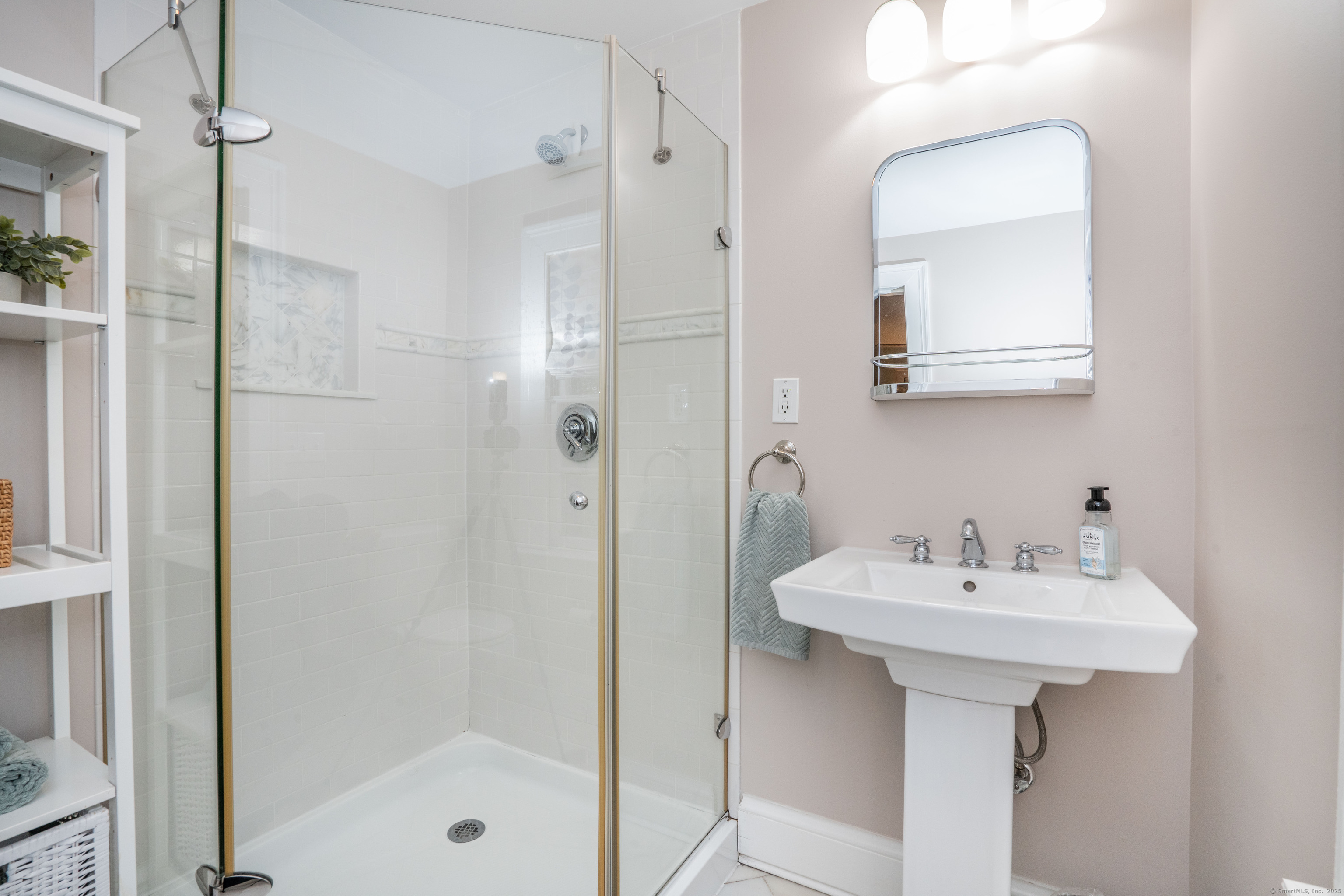 132 North Main Street West Hartford CT 06107