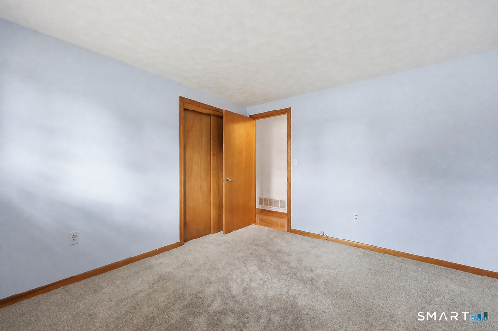 11 Monroe Road Enfield CT 06082