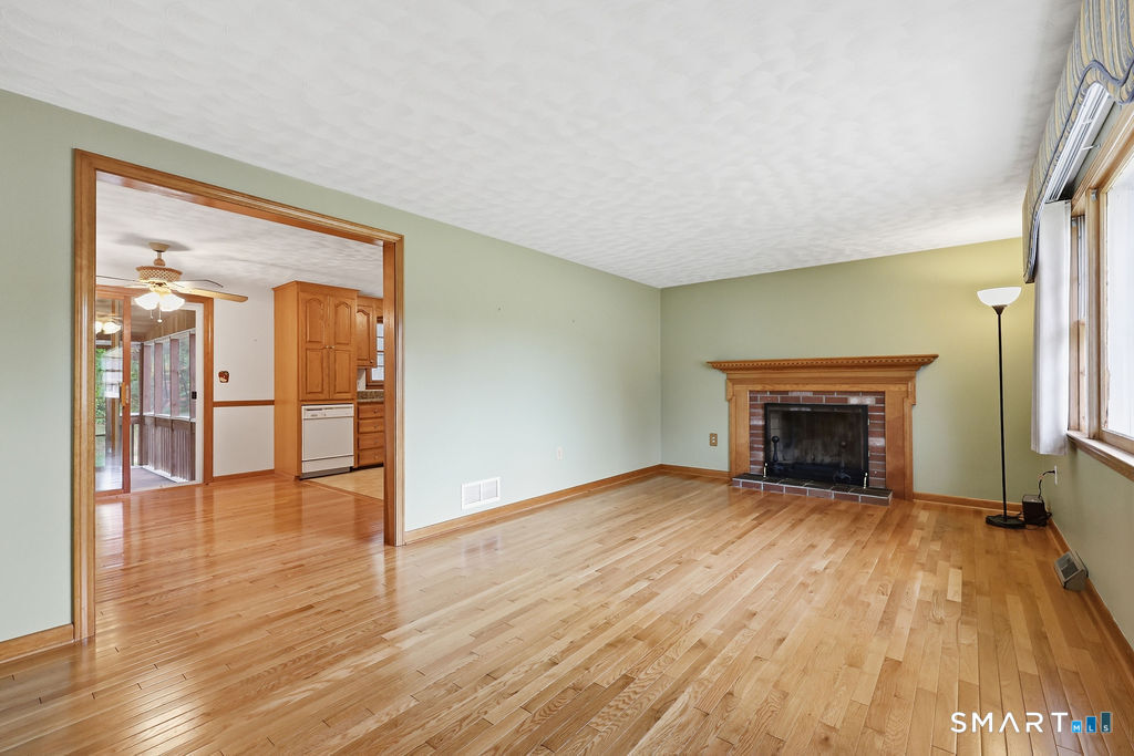 11 Monroe Road Enfield CT 06082