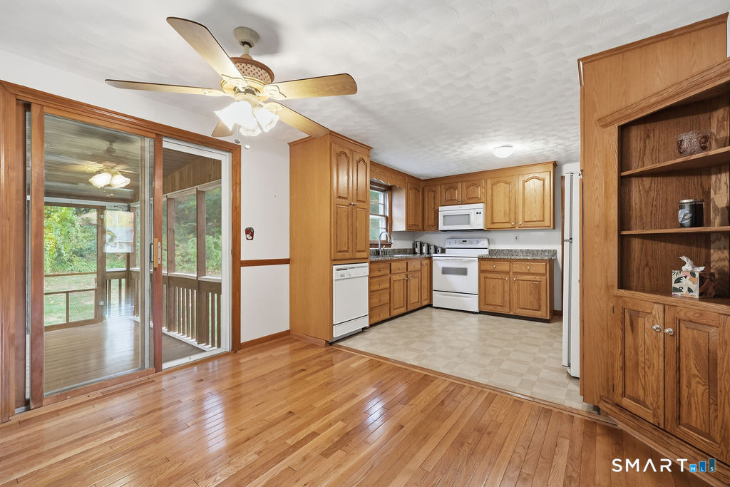 11 Monroe Road Enfield CT 06082